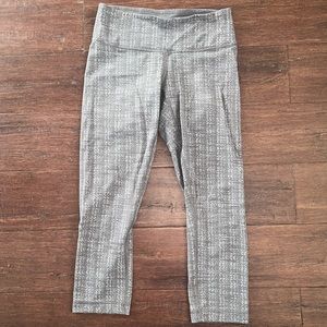 Gray Lululemon crop leggings size 6
